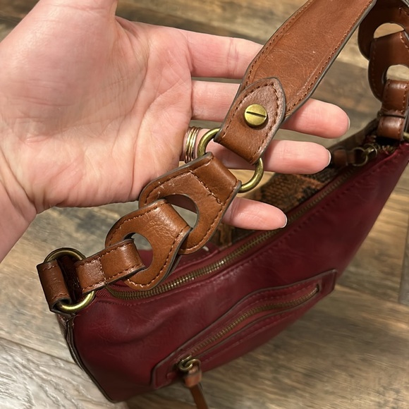 Vegan Snake and Maroon Stitched Saddle Shoulder Bag - Picture 3 of 8